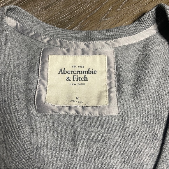 Abercrombrie & Fitch Grey Cardigan - Picture 4 of 5